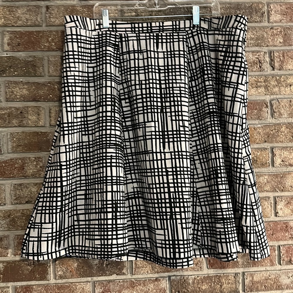 Ava & Viv Black & White Skirt